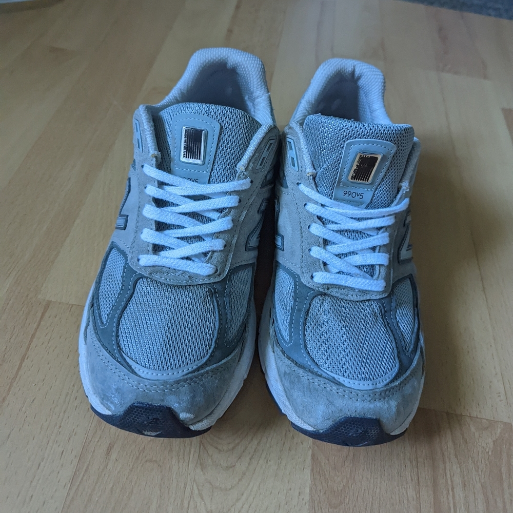 New Balance 990v5